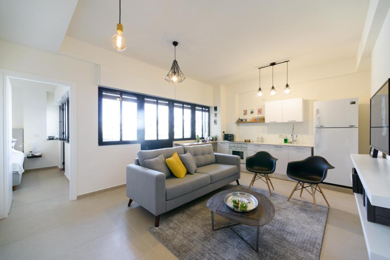 16 HaRakevet Street - By Beach Apartments TLV Tel Aviv Buitenkant foto